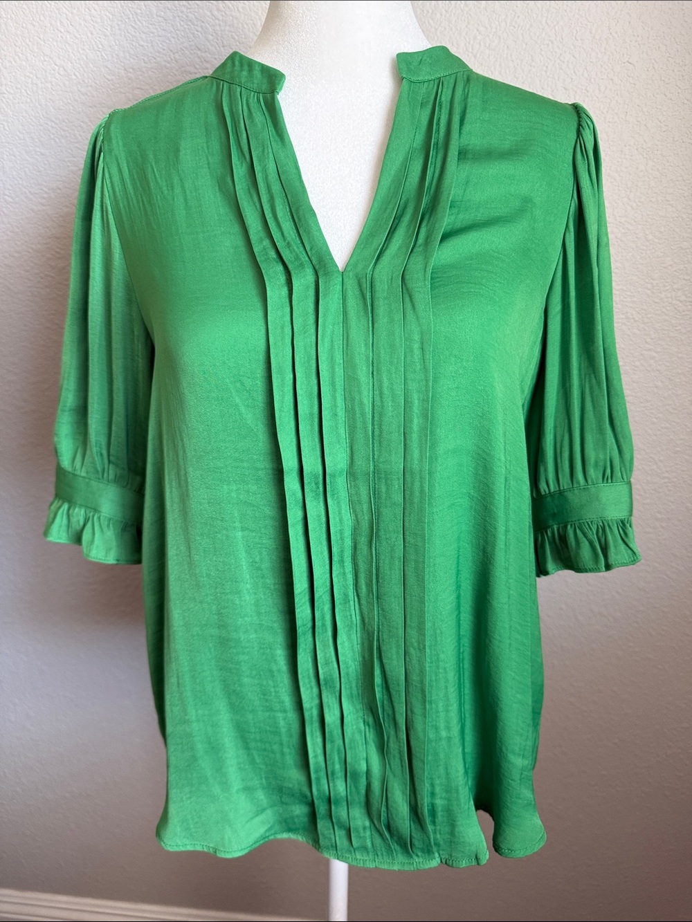 NWT Elegant Green Pleated V-Neck Blouse